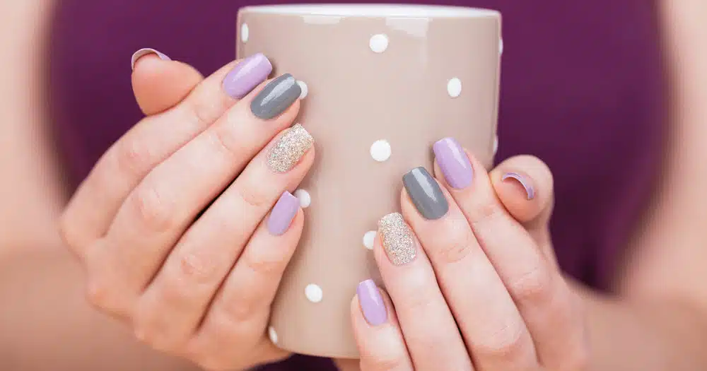 Le secret des manucures parfaites le gel pour ongles naturels